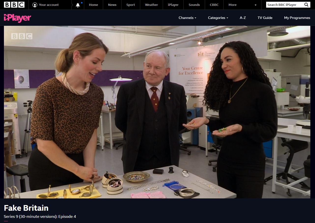 Michaelle tries to spot the counterfeit bracelet with Charlotte and Dave.