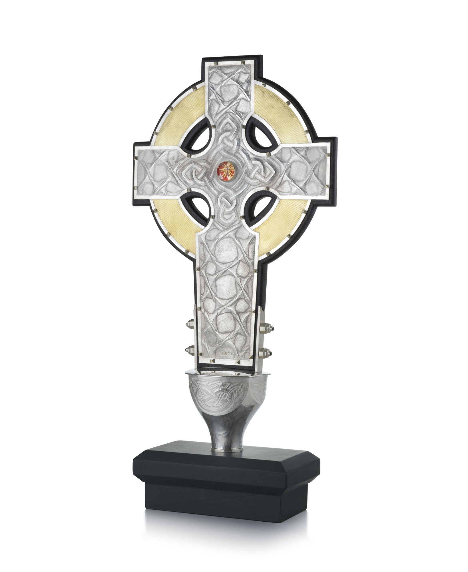 Cross of Wales (front), Michael Lloyd, 2023, The Goldsmiths' Company, Richard Valencia